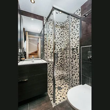 Mouton A 4-bedroom Alpine Chic Escape In * Saas-Fee