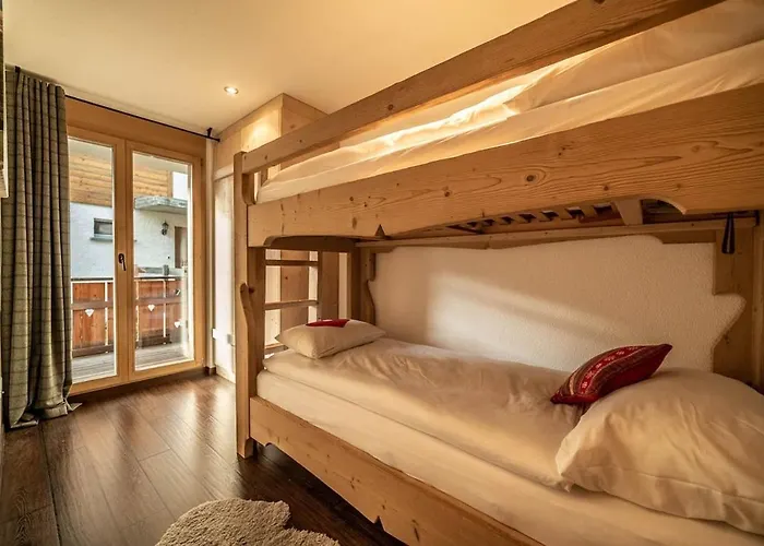 Mouton A 4-bedroom Alpine Chic Escape In