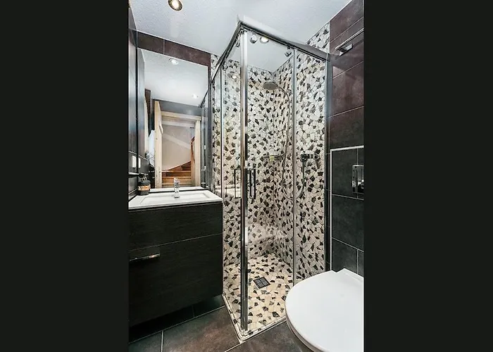 Mouton A 4-bedroom Alpine Chic Escape In * Saas Fee