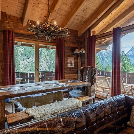 Mouton A 4-bedroom Alpine Chic Escape In Horská chata Saas Fee