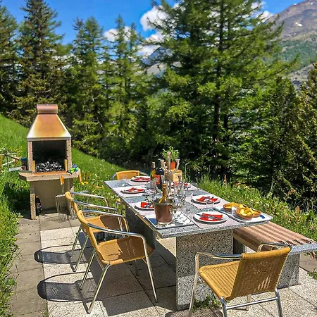 Mouton A 4-bedroom Alpine Chic Escape In Horská chata Saas Fee